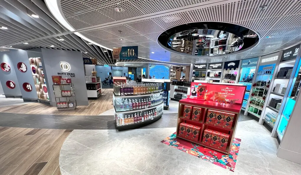Circular retail zone with campaign displays and promotional touchpoints.