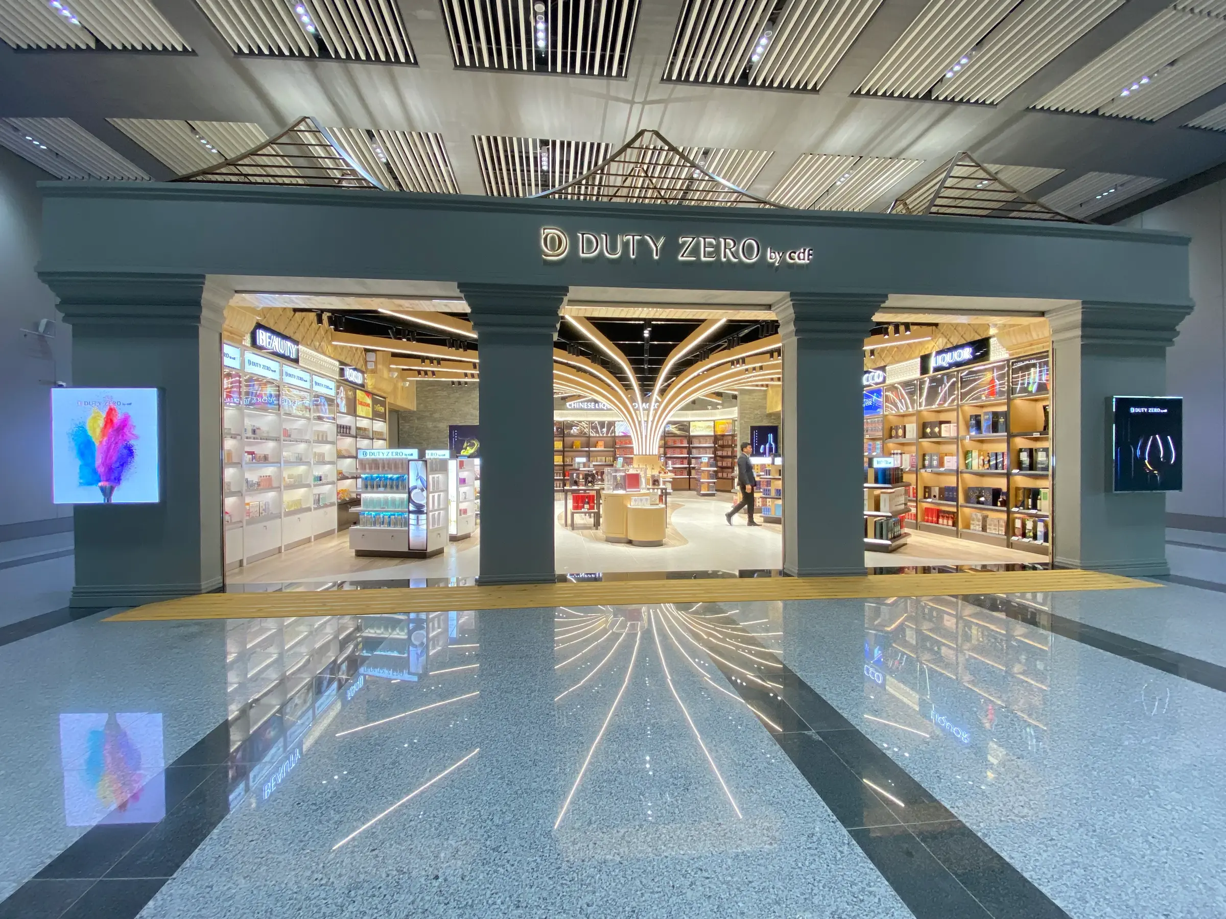Duty Zero Siem Reap airport store entrance with local architectural cues.